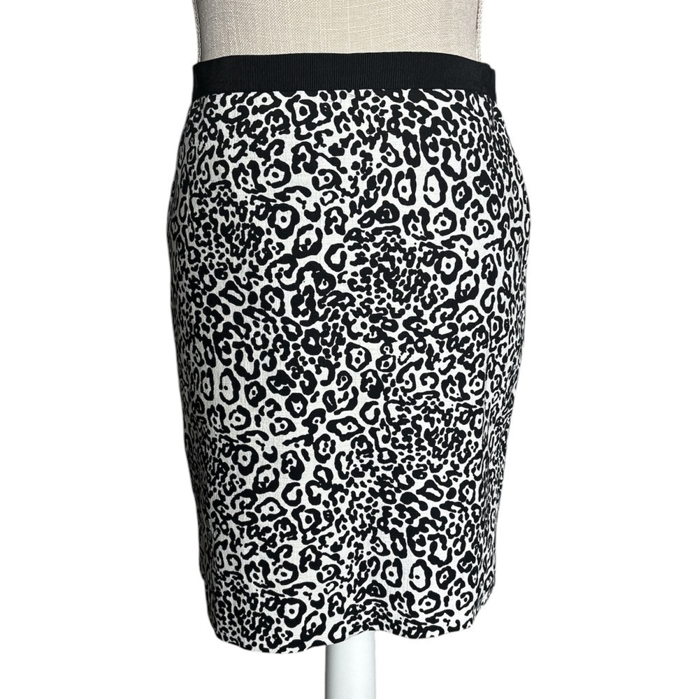Ann Taylor Petite Skirt in Black/White Leopard Print Size 2P EUC